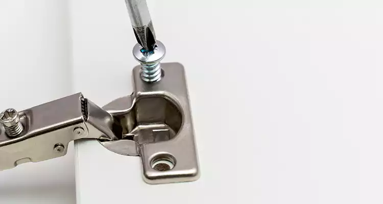 Screen Door Hinge Repair in Milpitas, CA